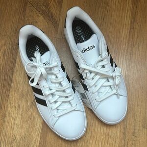 NWT Women’s Adidas Grand Court 2.0 Cloudfoam Lifestyle Tennis Shoe Size 9.5